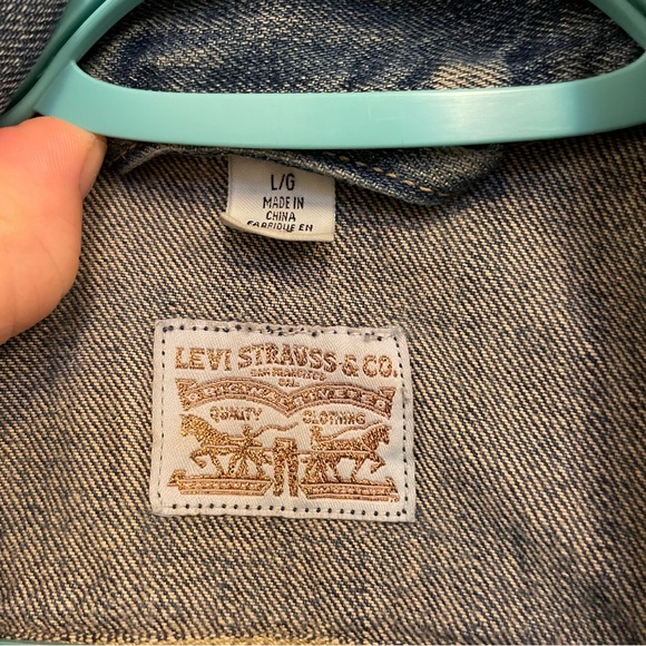 Women’s Levi’s Denim Jacket - Picture 3 of 8